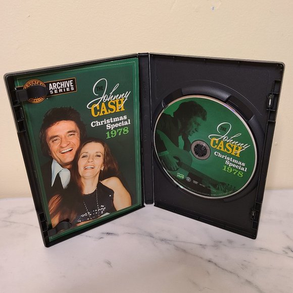 Johnny Cash Christmas Special DVDs & Most Famous Hits CDs - Picture 4 of 11